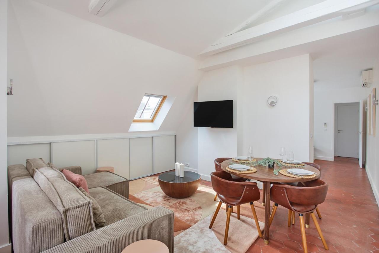 Apartement Montaigne George V By Studio Prestige Paris Exterior photo